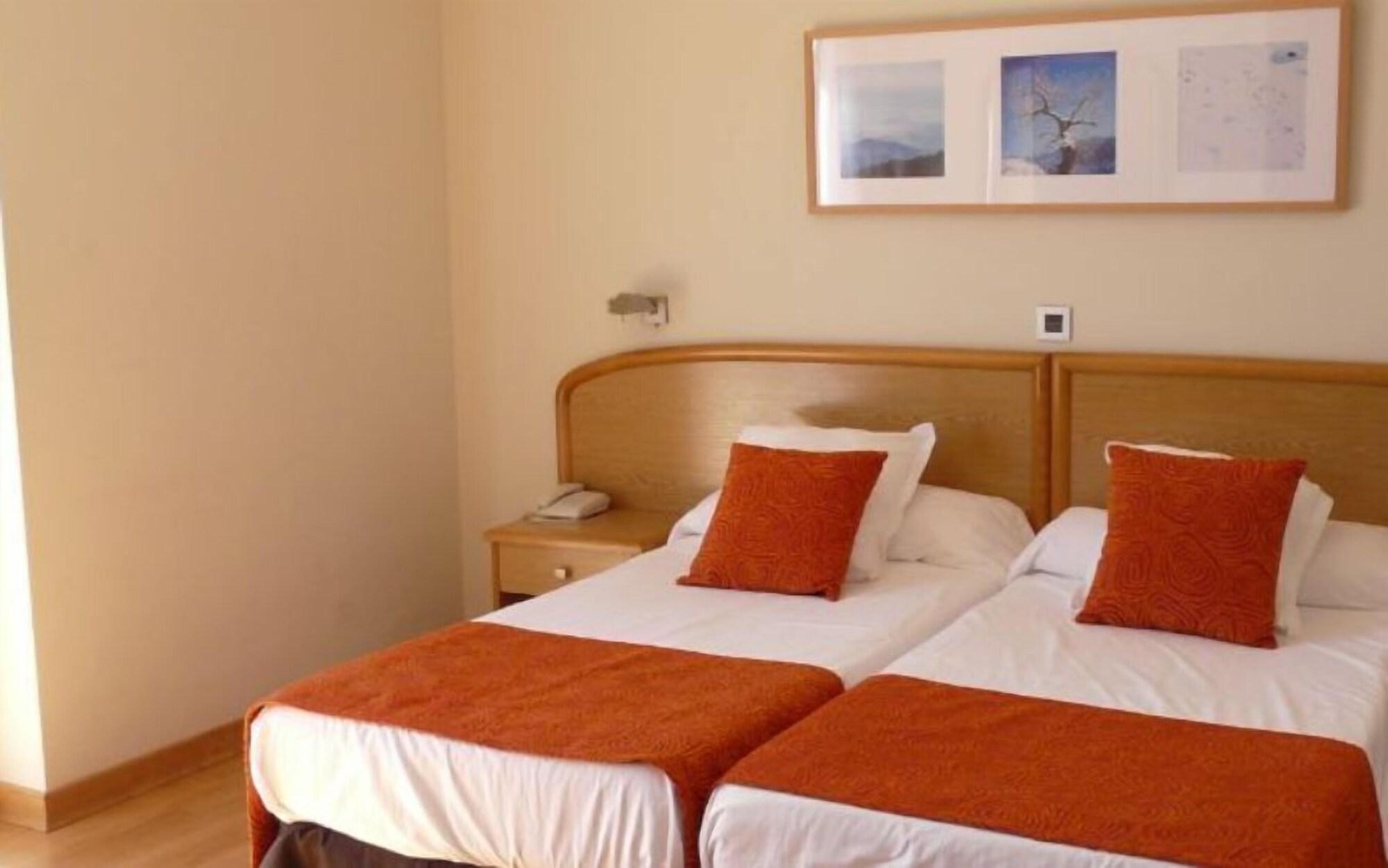 Hotel Tanit Бенидорм Экстерьер фото
