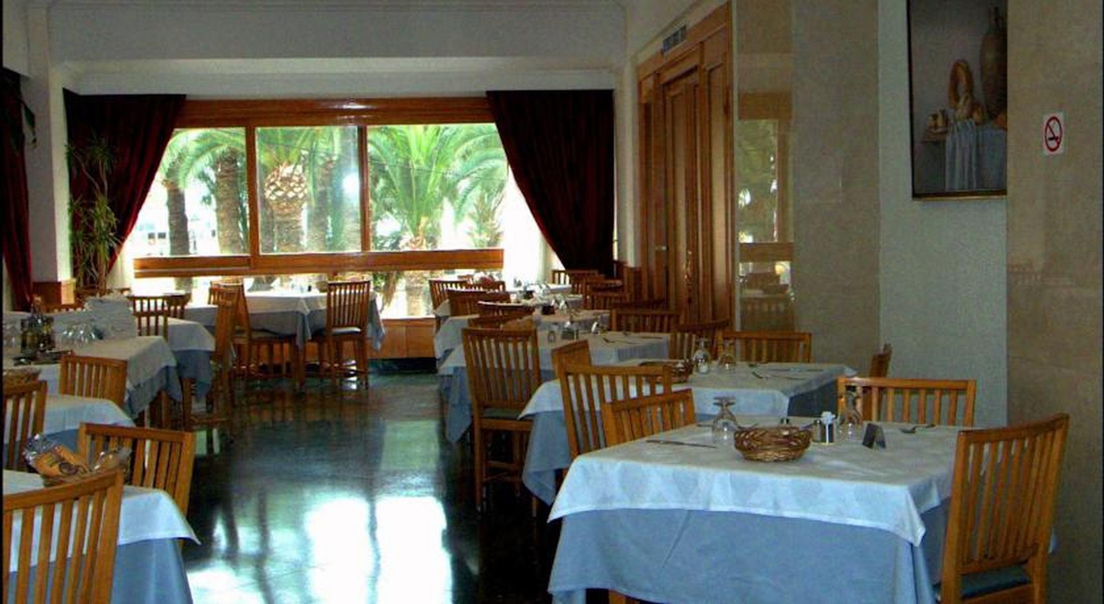 Hotel Tanit Бенидорм Экстерьер фото